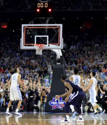 Kris Jenkins lanza el triple de la victoria de Villanova Wildcats en el último segundo.