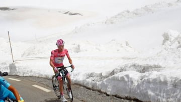 Steven Kruijswijk, tras su ca&iacute;da en el descenso del Colle dell&#039;Agnello en el Giro de Italia 2016.