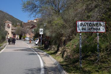 Es uno de los pueblos más mágicos y sorprendentes de la Comunidad de Madrid. Está declarado Bien de Interés Cultural y es uno de los ejemplos más representativos de la arquitectura negra. Además, Patones de Arriba es también un lugar de una gastronomía exquisita.

