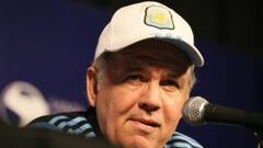 El seleccionador de f&uacute;tbol argentino, Alejandro Sabella, habla hoy, martes 3 de junio de 2014, durante una rueda de prensa en Ezeiza, provincia de Buenos Aires (Argentina), antes del partido amistoso de este 4 de junio ante Trinidad y Tobago. 