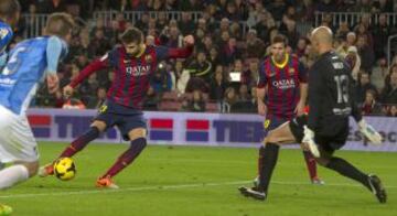 1-0. Piqué anota el primer tanto.