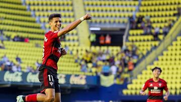 Chaira celebra uno de los dos goles que anotó ante el Villarreal B en La Cerámica.