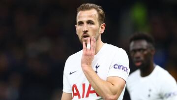 Tottenham de Davinson pierde en 3' ante Southampton