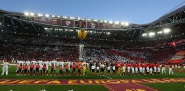Las im¨¢genes del Sevilla-Benfica