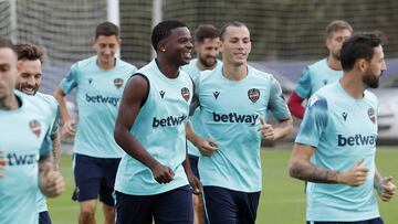 23/09/20
 LEVANTE UD
 CIUDAD DEPORTIVA BU&Ntilde;OL
 ENTRENAMIENTO
 MALSA
 SON
 
 
 
 
 
 
 
 
 
 
 
 
 
 
 
 
 
 
 
 
 
 
 
 
 
 
 