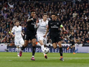 Cristiano Ronaldo entre Kimbembe y Marquinhos.