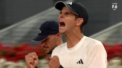 Gana el primer partido de su vida en Madrid y tuvo muy claro cómo celebrar: el madridista, como una moto...