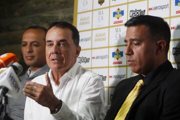 César Farías, nuevo entrenador de Águilas Doradas.