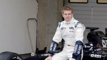 La escudería Williams ha presentado esta mañana en el circuito portugués de Portimao su nuevo FW31-Toyota, que comenzará sus pruebas con el piloto reserva del equipo, el alemán Niko Hulkemberg.