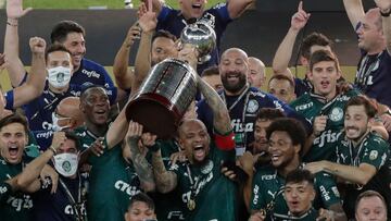 Los jugadores del Palmeiras celebran el bicampeonato de la Copa Libertadores.