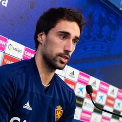 "Víctor me pide que quiera la pelota y arriesgue en el pase"