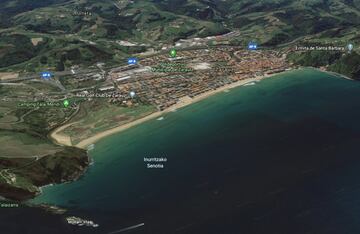 Esta playa situada entre la desembocadura de la regata de Inurritza y la punta de Iteico, en Zarautz (País Vasco) es una de las mejores canteras de surfistas de toda Europa. 