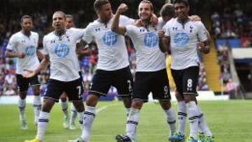 Soldado marca su primer gol en la Premier y el Tottenham gana