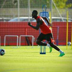 El Málaga avanza con Lago Junior