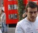 Un libro acusa a Alonso de exigir perjudicar a Hamilton