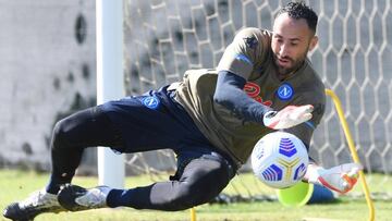 David Ospina y Napoli regresan a casa tras finalizar aislamiento