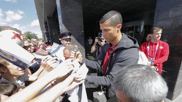 Cristiano abandonó ayer Rusia, donde ha recibido muchas muestras de cariño de sus fans.