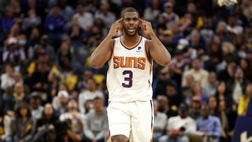 Chris Paul, base de Phoenix Suns, ante Golden State Warriors en la Bah&iacute;a de San Francisco.