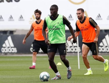 Mendy ready to put pressure on much improved Marcelo