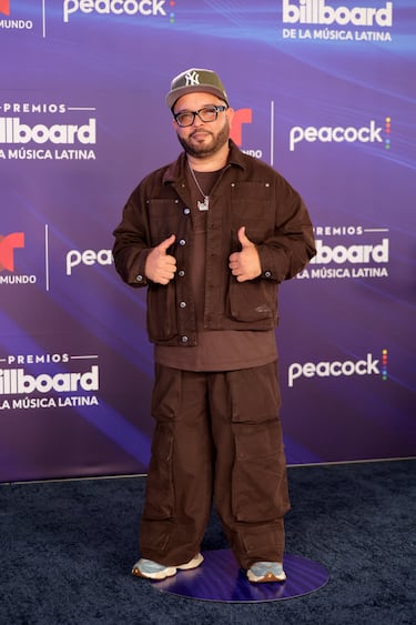 Hyde El Quimico posa en la alfombra roja de los Premios Billboard de la Música Latina 2025.
