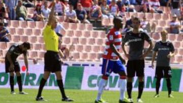 IRRITADOS. Este es el momento en que Ighalo fue expulsado.