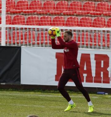 En el entrenamiento, Simeone dio pistas de los posibles titulares ante el Deportivo. 