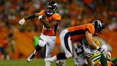 DENVER, CO - AUGUST 26: Running back Jamaal Charles #28 of the Denver Broncos runs with the football for a first down in the second quarter of a Preseason game against the Green Bay Packers at Sports Authority Field at Mile High on August 26, 2017 in Denver, Colorado.   Justin Edmonds/Getty Images/AFP
 == FOR NEWSPAPERS, INTERNET, TELCOS &amp; TELEVISION USE ONLY ==