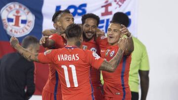 Las 7 estrellas de la Roja que están al borde de la suspensión