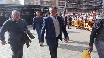 José Antonio Camacho llegando a Mestalla. 







