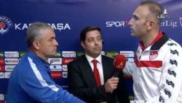 Un árbitro pide disculpas ante las cámaras de televisión