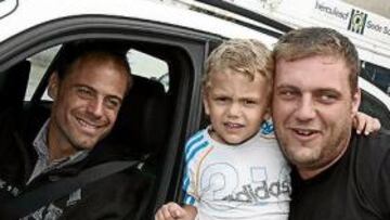 <b>QUERIDO. </b>El mediocentro fue de los más aclamados por la afición en el entrenamiento de ayer. Farinós volverá a ser una de las piezas clave para Mandiá en el clásico del año en el Rico Pérez.