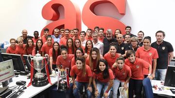 El Atlético homenajea mañana en el Calderón a sus campeones