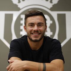 Dilema del Betis con Tosca, que apunta al Brujas