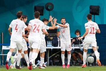 Los jugadores españoles celebran el 0-1 de Jordi Alba. 