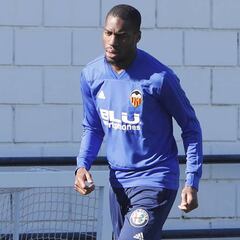 Kondogbia fue operado por un "resangrado en su hematoma"