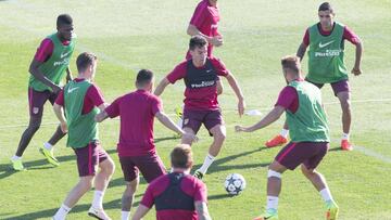 Gaitán, en el centro, apunta al once.