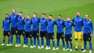 (From L) Italy&#039;s forward Lorenzo Insigne, Italy&#039;s defender Leonardo Bonucci, Italy&#039;s forward Ciro Immobile, Italy&#039;s midfielder Marco Verratti, Italy&#039;s midfielder Federico Chiesa, Italy&#039;s defender Giovanni Di Lorenzo, Italy&#0