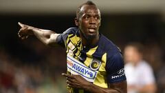 Bolt, en un partido con el Central Coast Mariners.