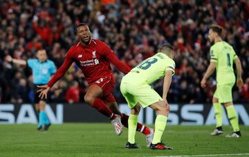 3-0. Georginio Wijnaldum celebró el tercer gol.