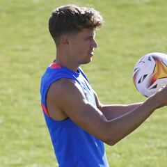 Atlético Madrid wait on Marcos Llorente for Liverpool clash