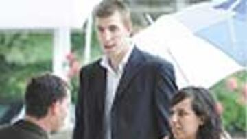 Fran Vázquez, con su novia.