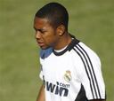 Schuster convoca a Robinho