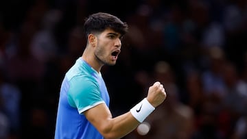 Tennis - Paris Masters - Accor Arena, Paris, France - October 31, 2024 Spain's Carlos Alcaraz reacts during his round of 16 match against France's Ugo Humbert REUTERS/Stephanie Lecocq