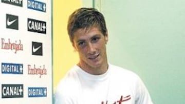 <b>NUEVO TATUAJE. </b>Torres se ha tatuado el 9 de su camiseta en el brazo derecho con un número gótico.