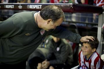 Luego de sus grandes campañas en la selección chilena, Bielsa fue contratado por el Athletic Bilbao en 2011.