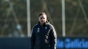 El técnico portugués Carlos Carvalhal, durante un entrenamiento del Celta.