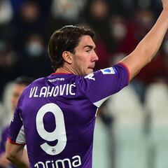El PSG se interesa en Vlahovic