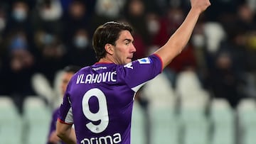 El PSG se interesa en Vlahovic