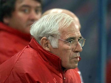 El casino fue uno de los peores descubrimientos que Luis Aragonés tuvo en su vida a consecuencia de las graves pérdidas económicas que sufrió. Por suerte, su vida, que estaba dedicada y centrada en el fútbol, fue uno de sus mayores salvavidas para evitar la ruina total. De hecho, uno de los sitios más concurridos del que fuera entrenador de la Selección Española era el Gran Casino de Madrid, siendo uno de los grandes clientes de este establecimiento en la década de los 90.