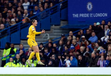 Aitana celebra su gol en Stamford Bridge ante el Chelsea en la vuelta de semifinales de la Champions 2023-24.